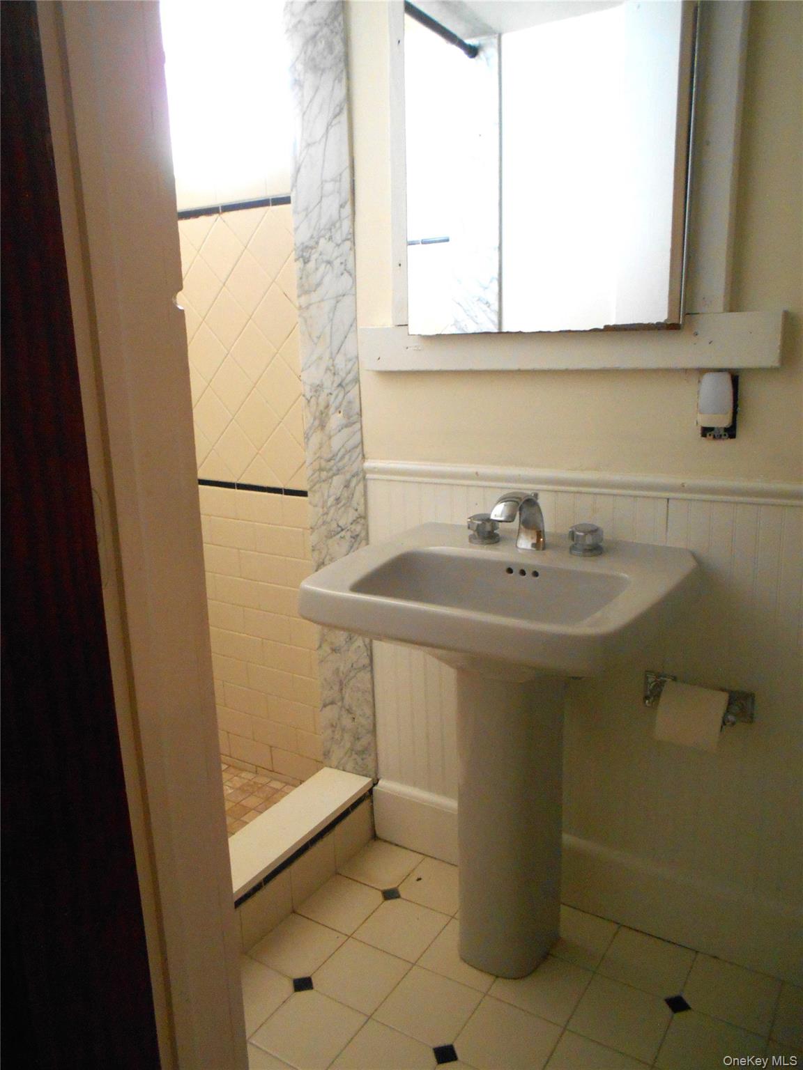 28 Centre Avenue — photo 25