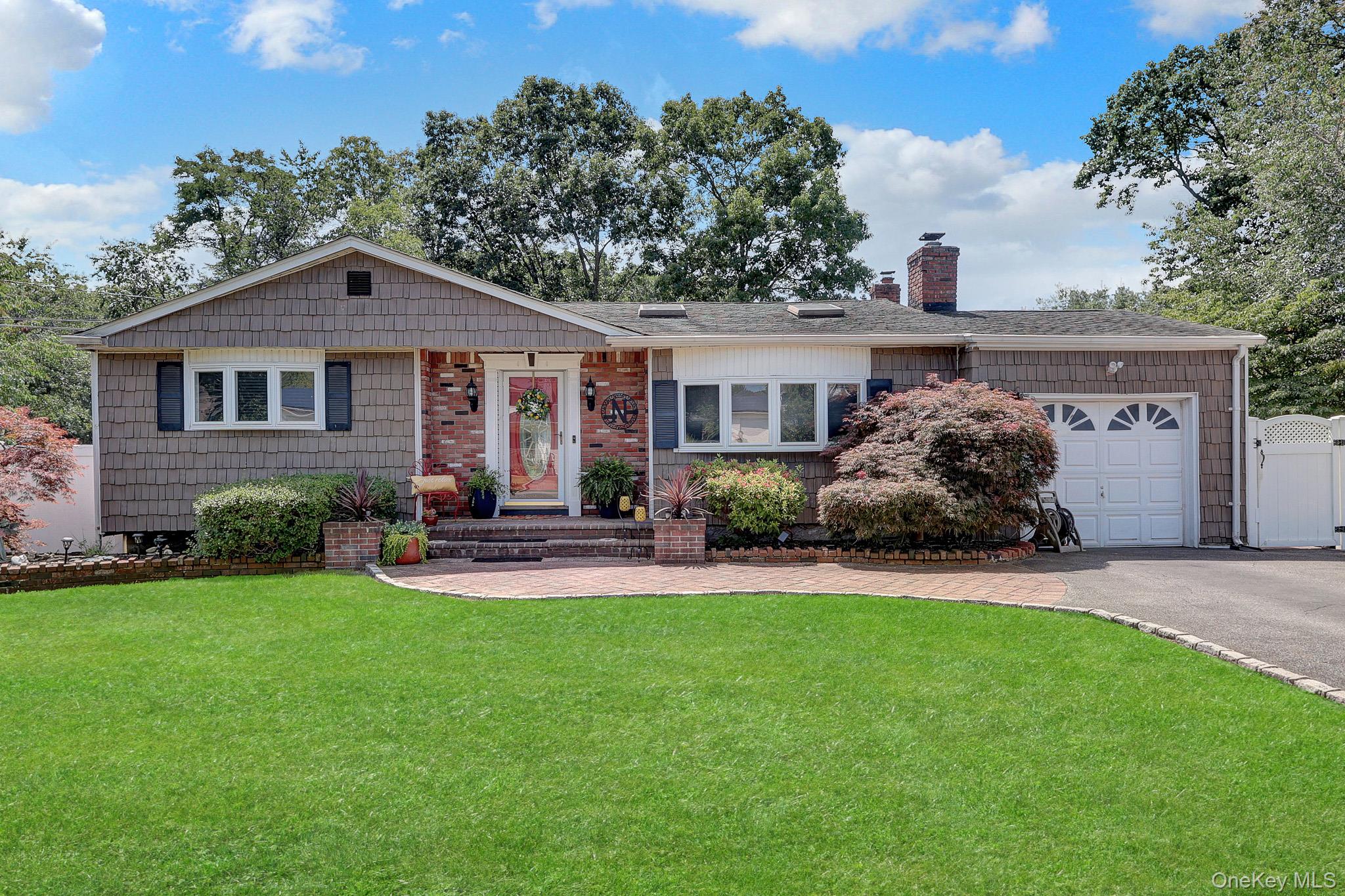 408 Oceanside Street, Islip Terrace