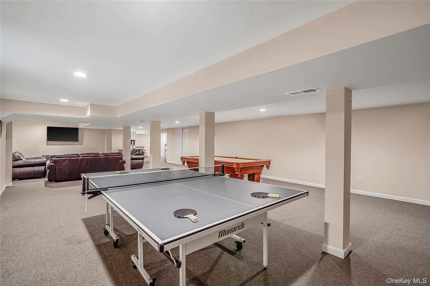 10 Williamsburg Drive — photo 16