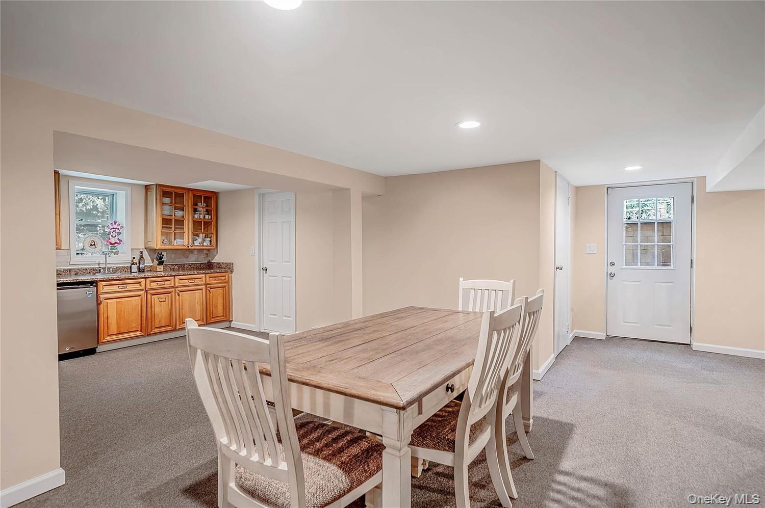 10 Williamsburg Drive — photo 18