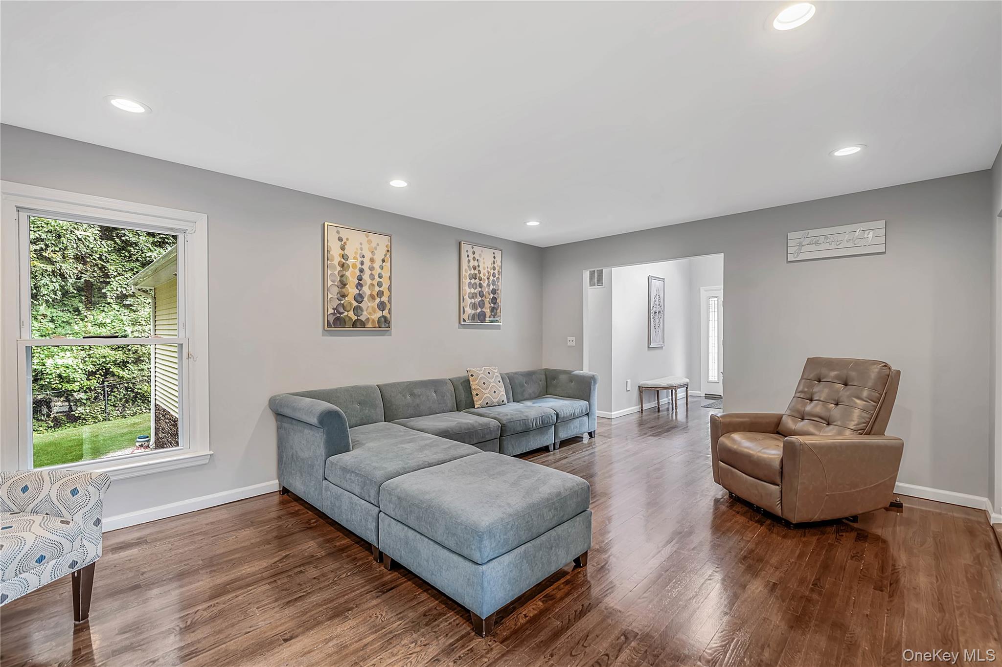 10 Williamsburg Drive — photo 9