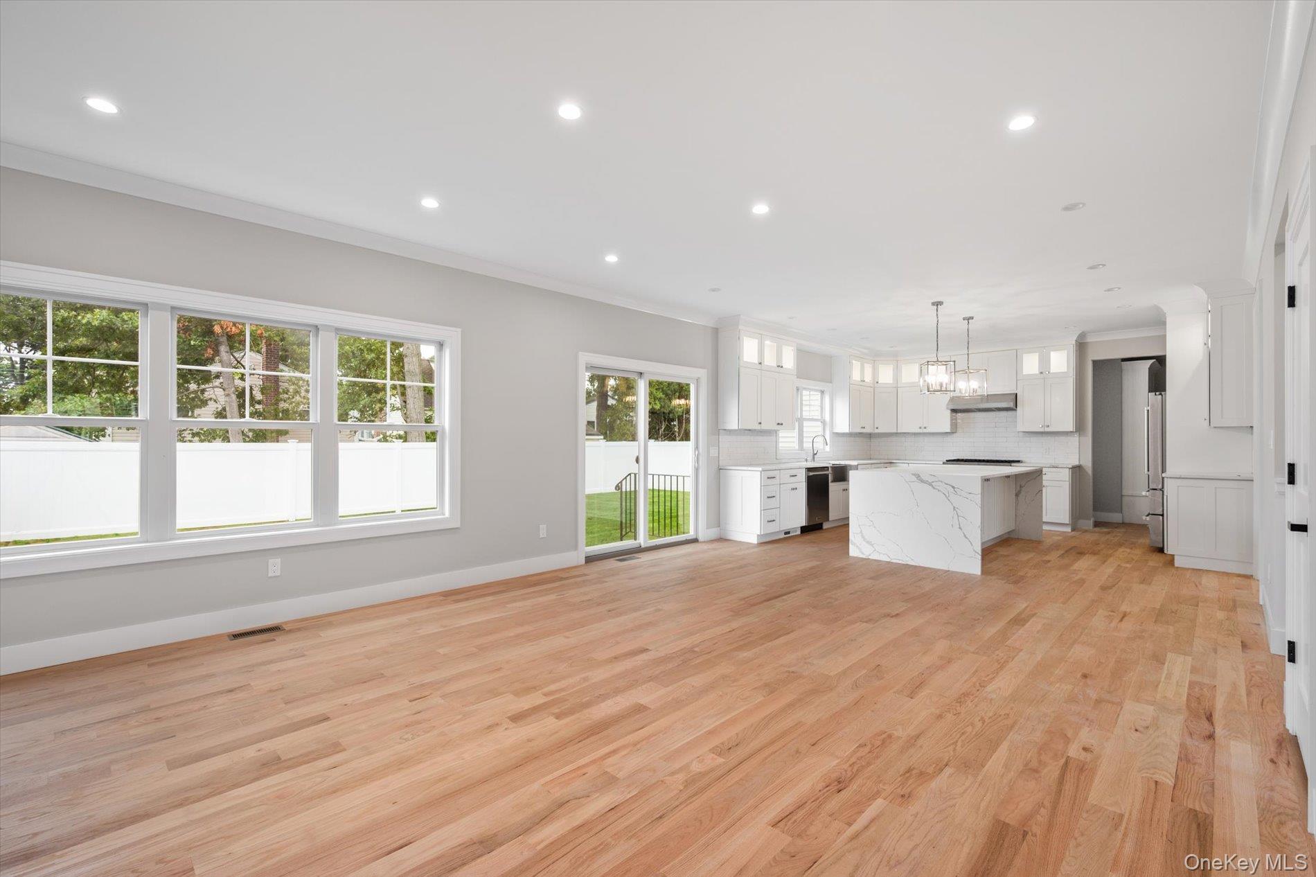 111 Jackson Avenue — photo 16