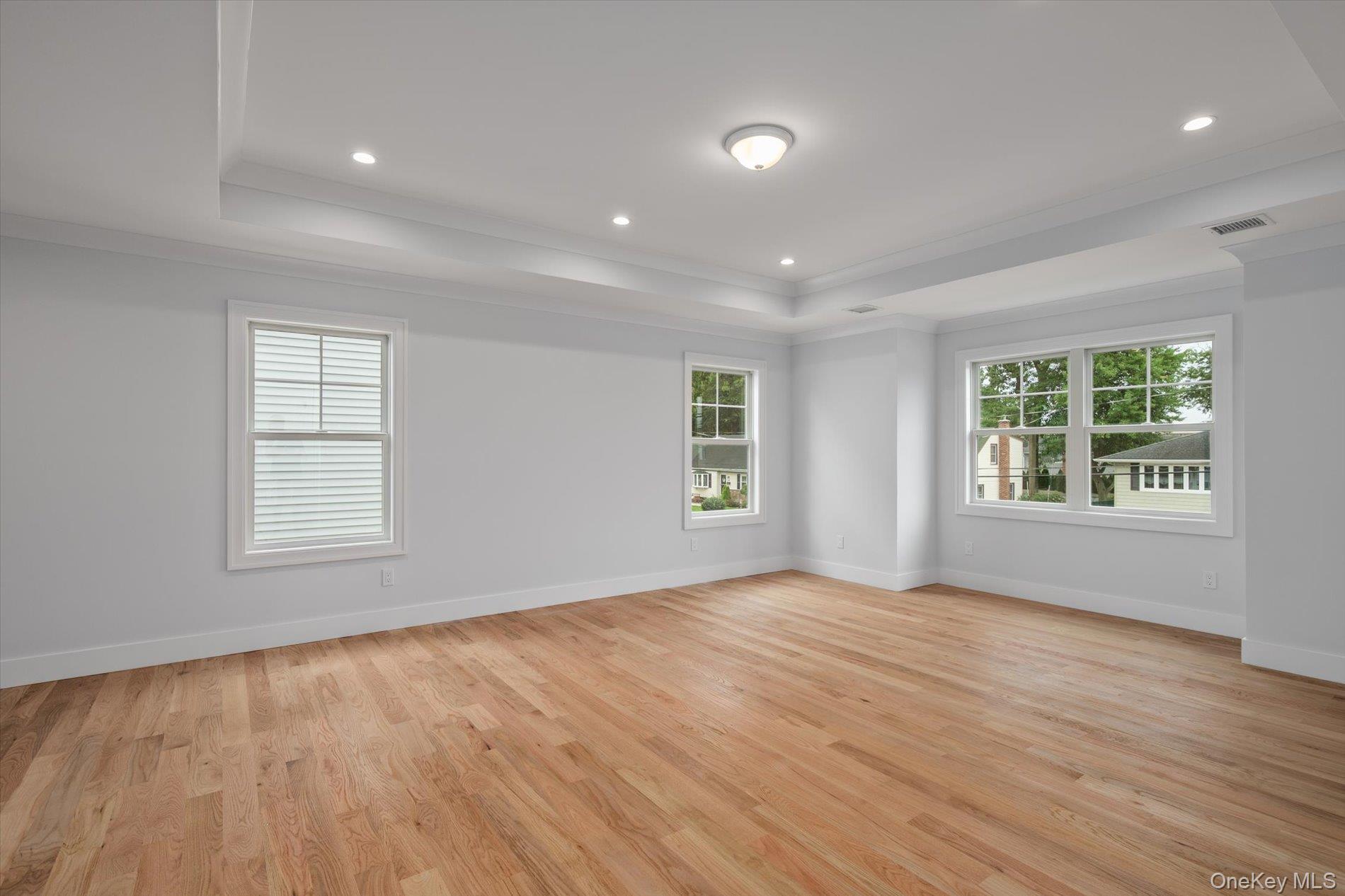 111 Jackson Avenue — photo 17