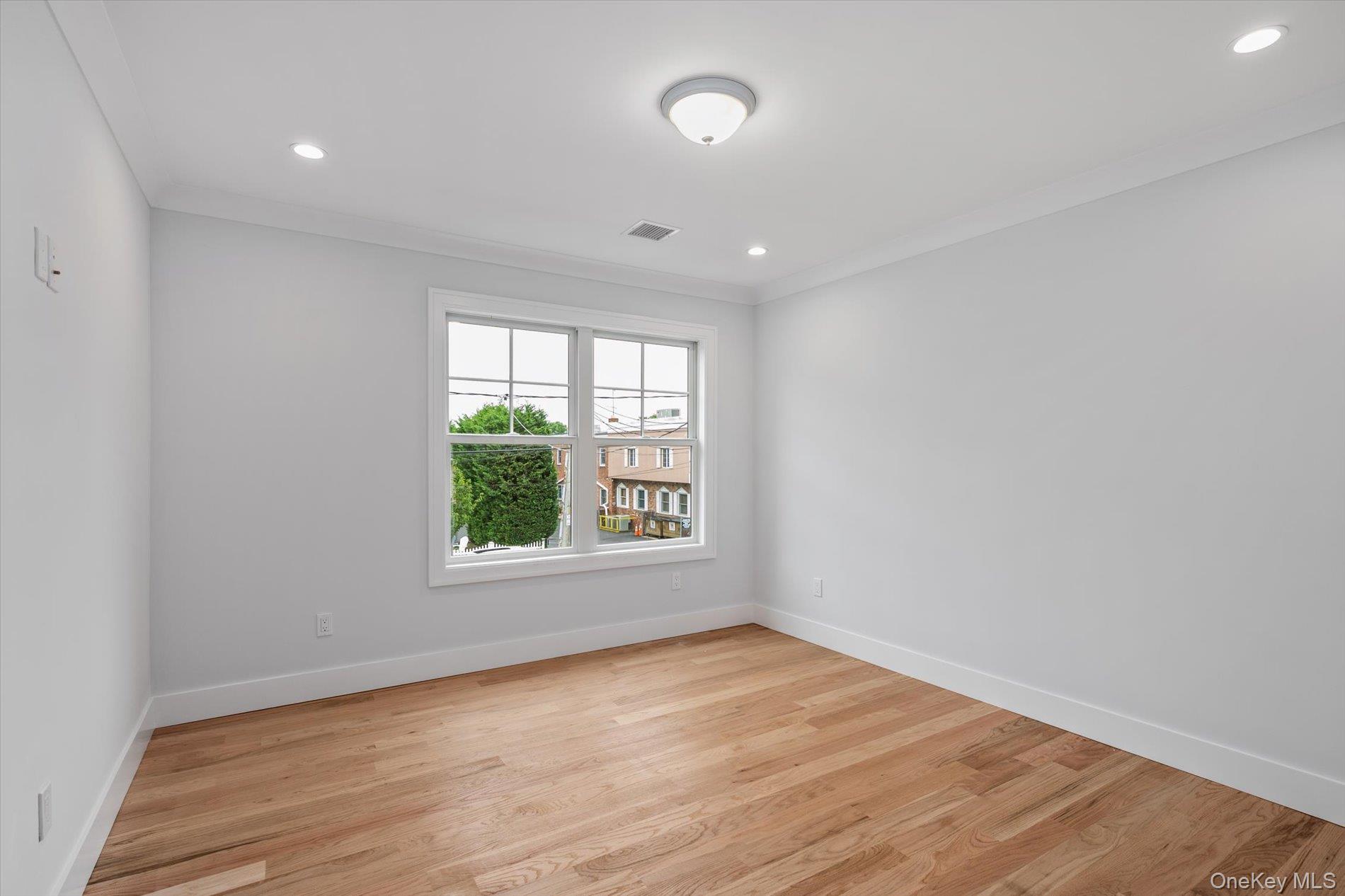111 Jackson Avenue — photo 21