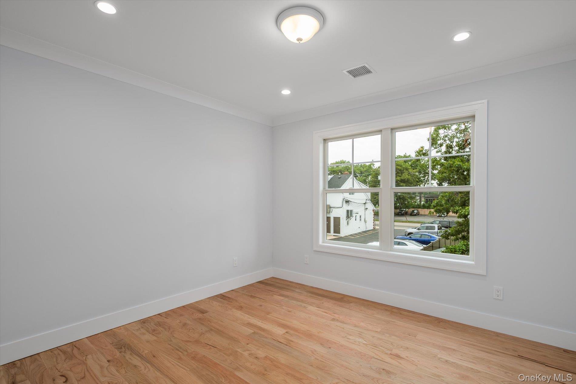 111 Jackson Avenue — photo 22