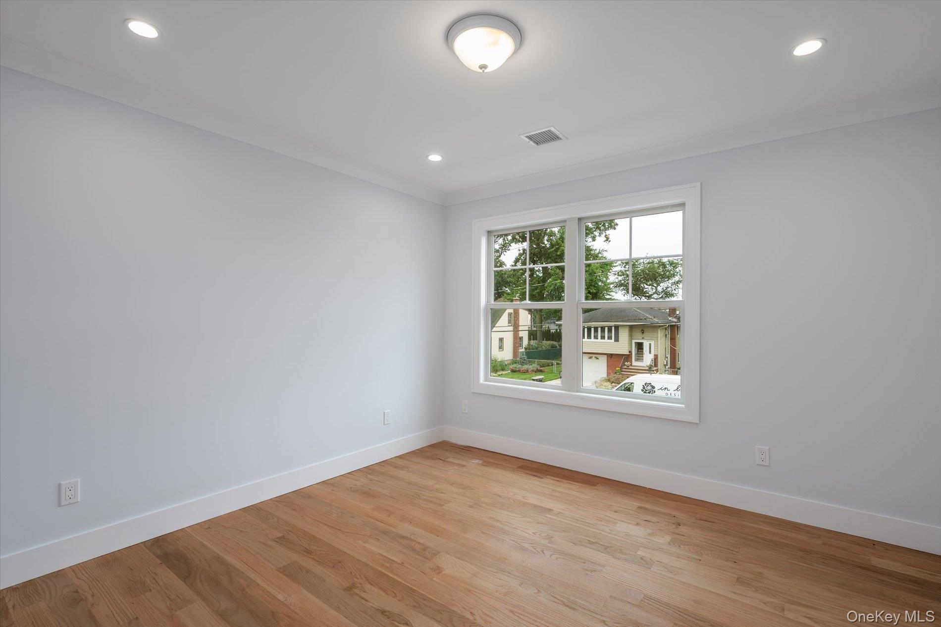 111 Jackson Avenue — photo 23