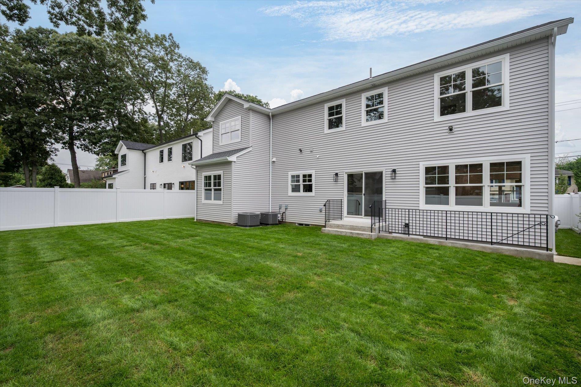 111 Jackson Avenue — photo 28