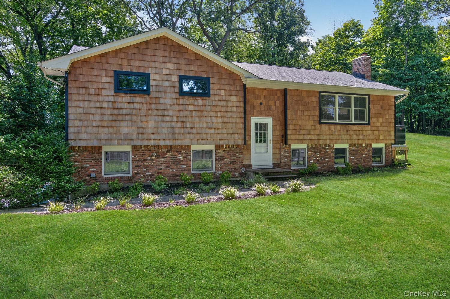 6A Rochester Court, Huntington