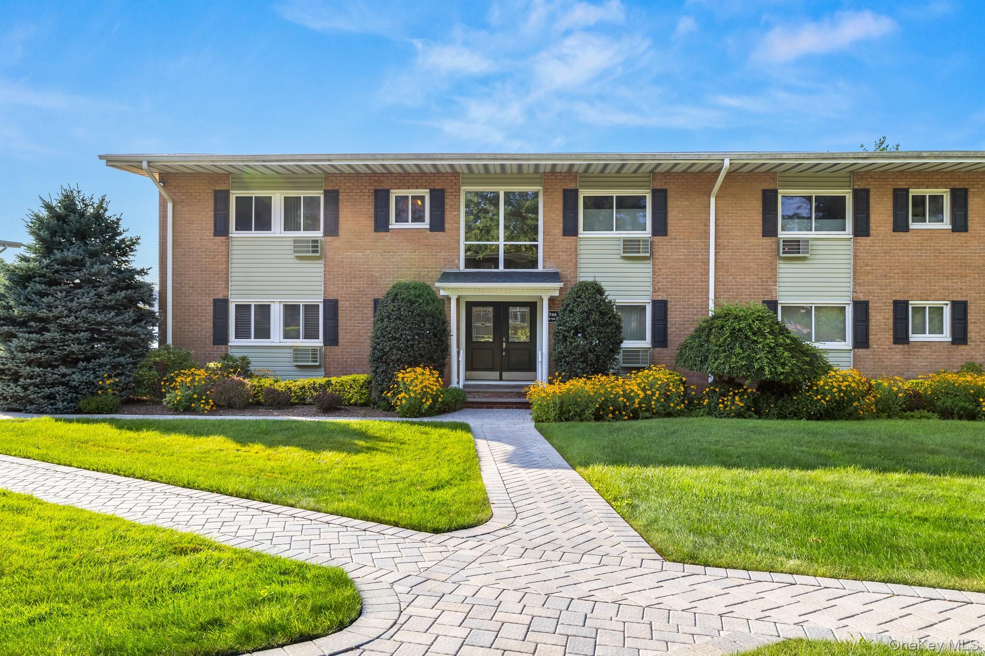 748 Deer Park Avenue #7H, North Babylon
