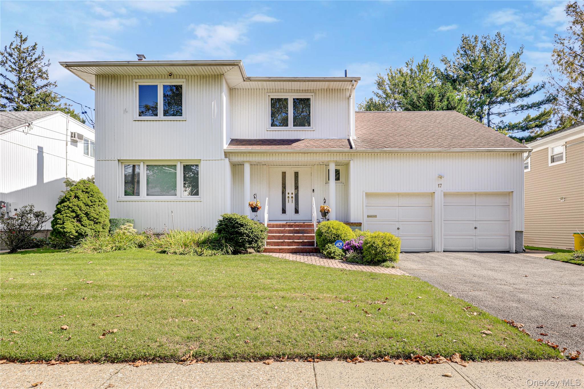 17 Lafayette Drive, Woodmere