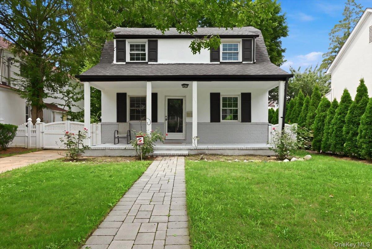 415 Leonard Boulevard, New Hyde Park