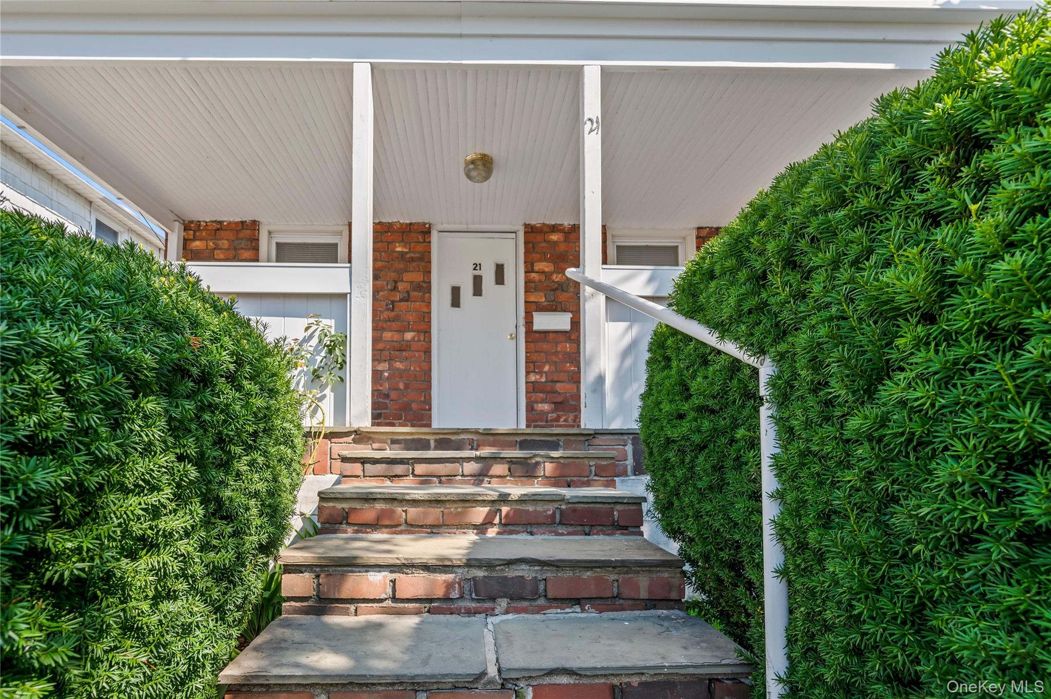 21 Beechwood Avenue — photo 3