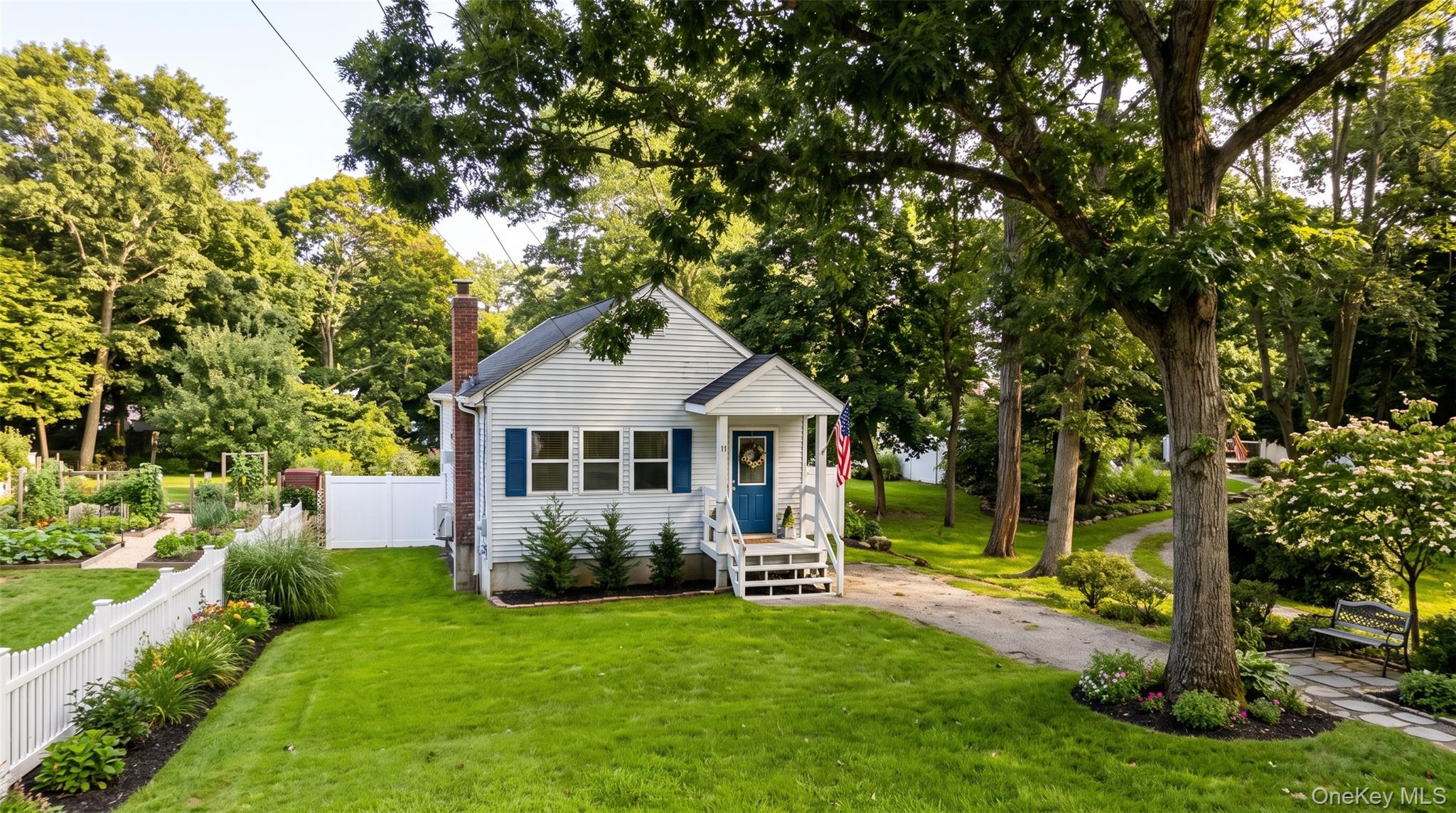 11 Huntington Road, Sound Beach