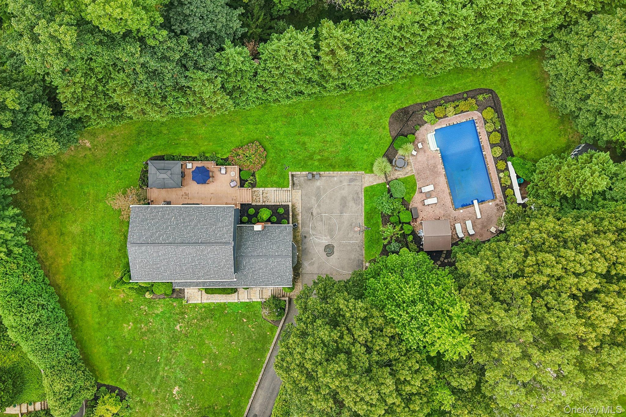 6 Pebble Hill Court — photo 2