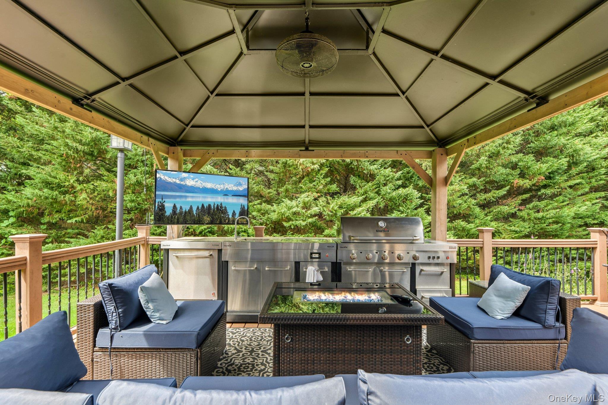6 Pebble Hill Court — photo 34