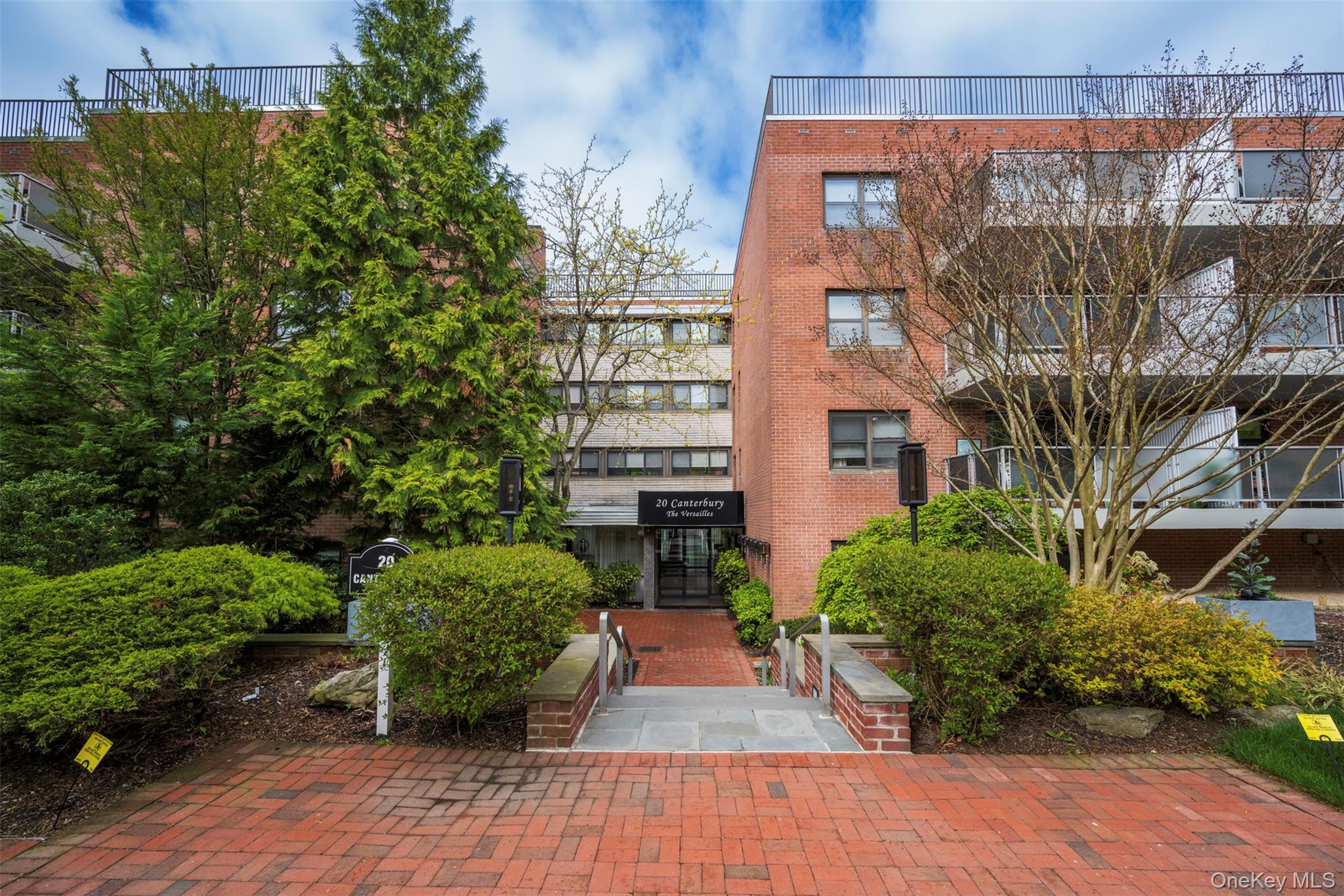 20 Canterbury Road #3A, Great Neck