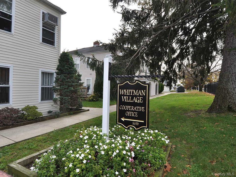 270 Lowndes Avenue #121G, Huntington Station