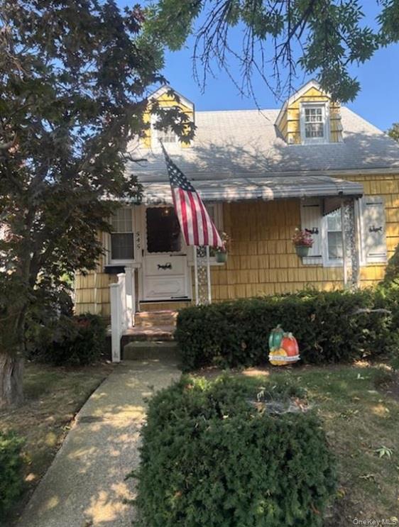 545 6th Avenue, New Hyde Park