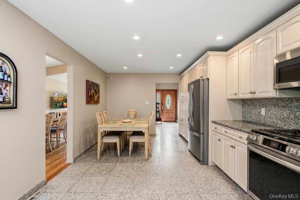 11 Laurie Place — photo 15