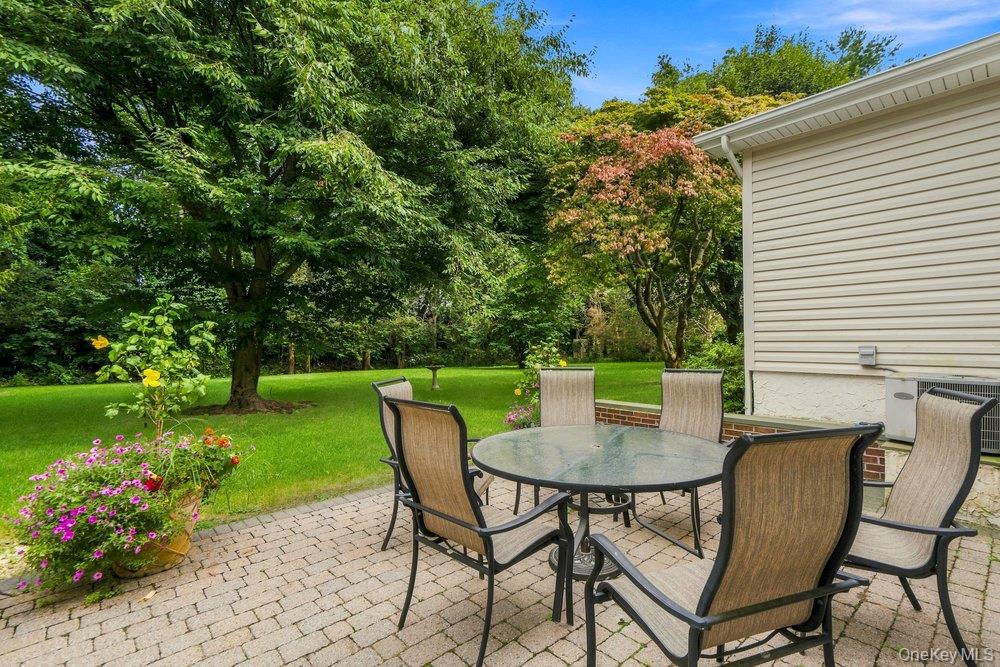 11 Laurie Place — photo 28