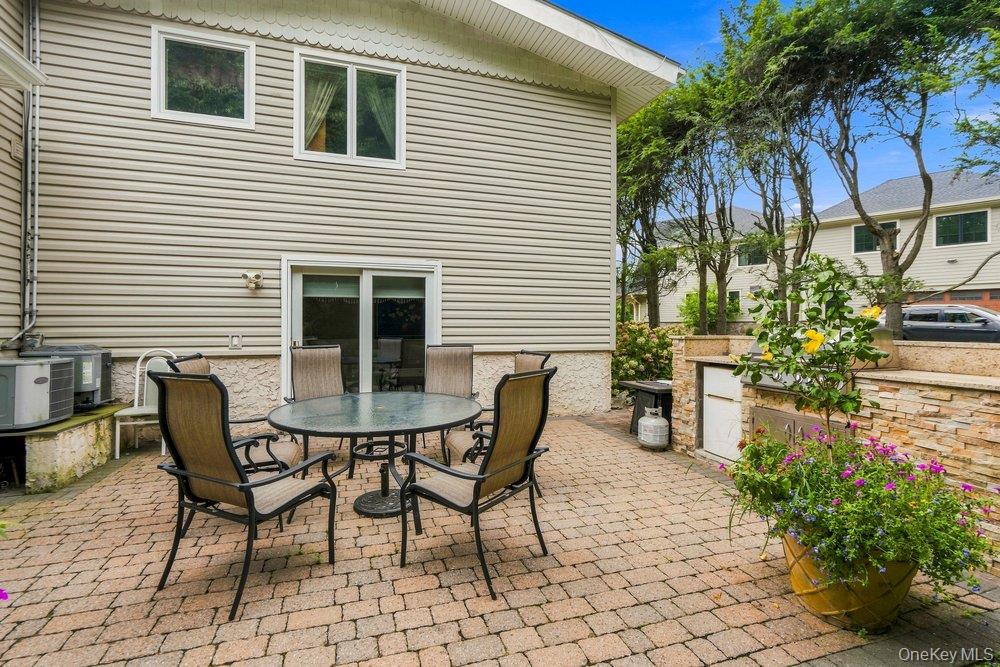 11 Laurie Place — photo 30