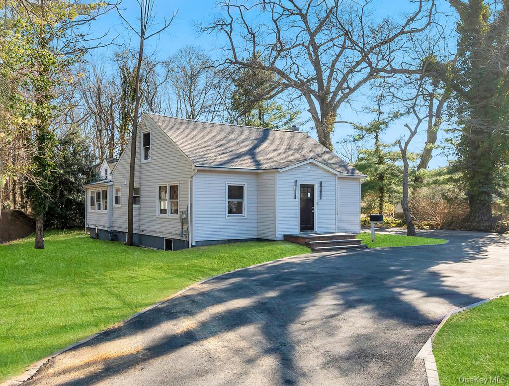 624 Townline Road, Hauppauge