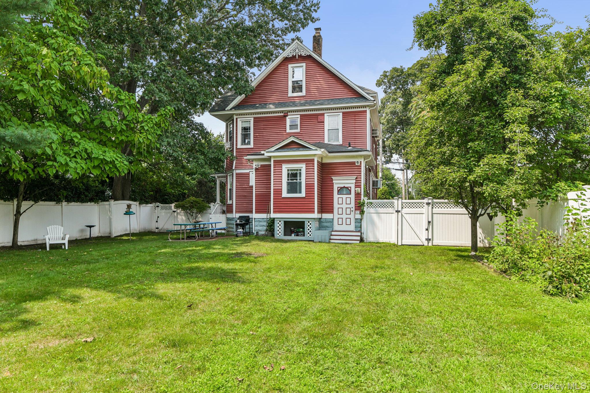 35 Lee Avenue — photo 24