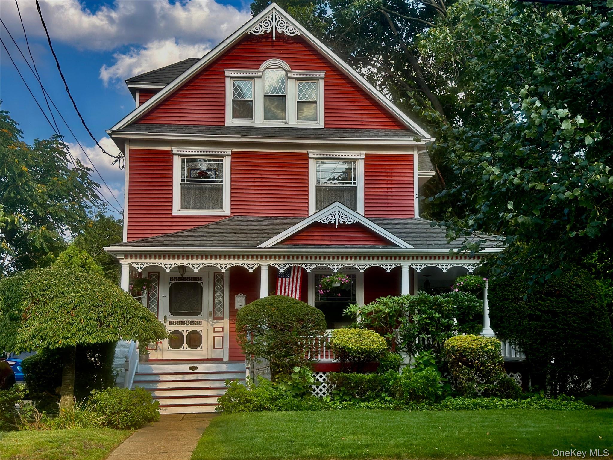 35 Lee Avenue, Rockville Centre