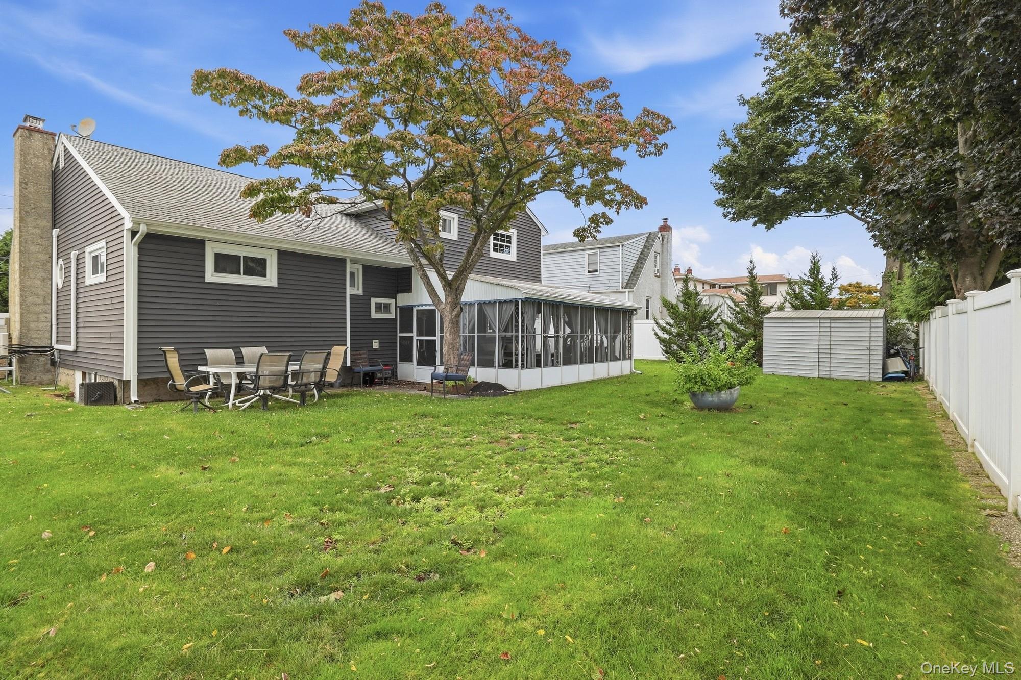 131 Fir Street — photo 27