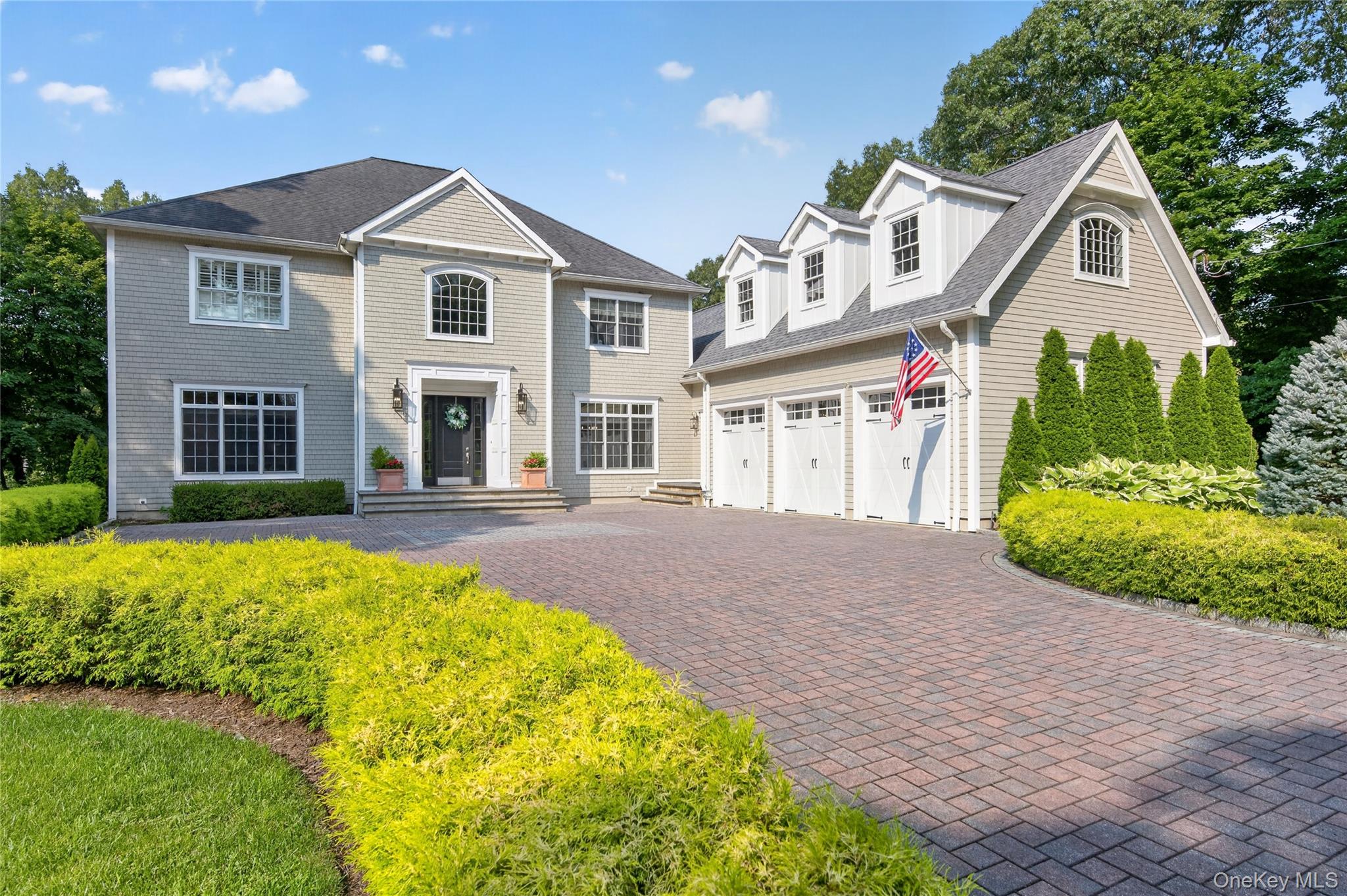 15 Thorman Lane, Huntington