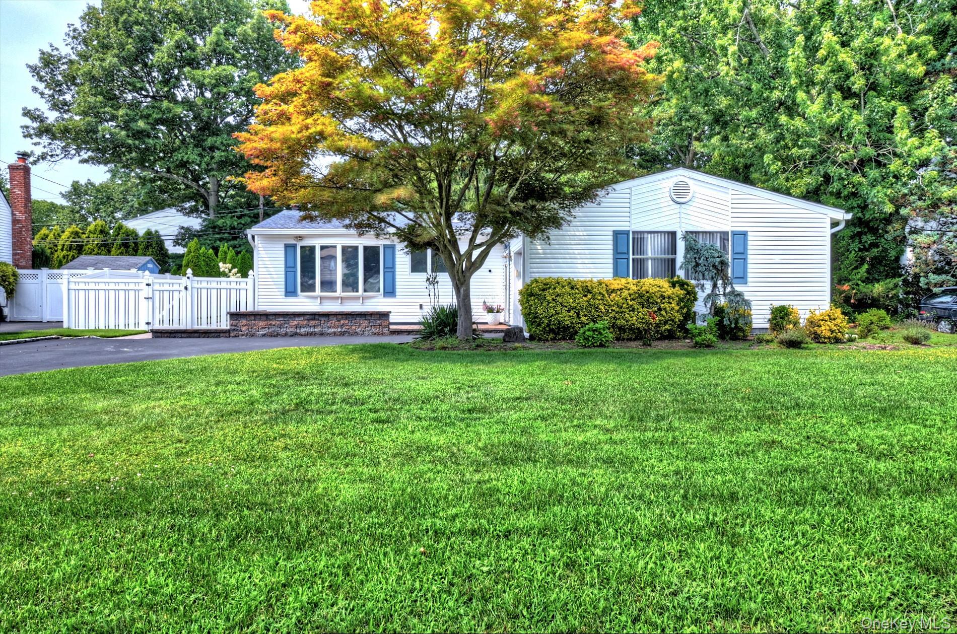 116 Shenandoah Boulevard, Nesconset