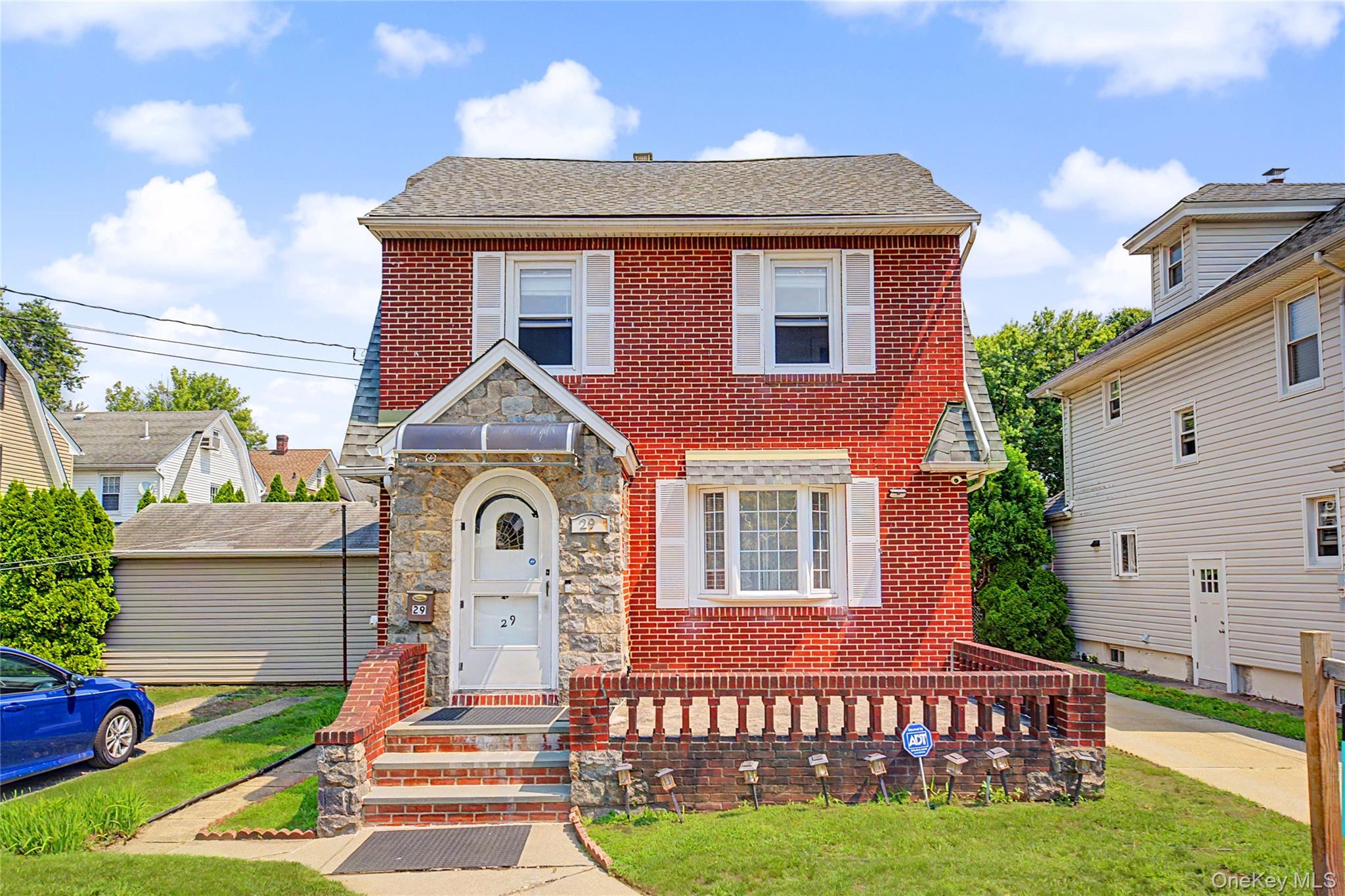 29 Holland Avenue, Floral Park