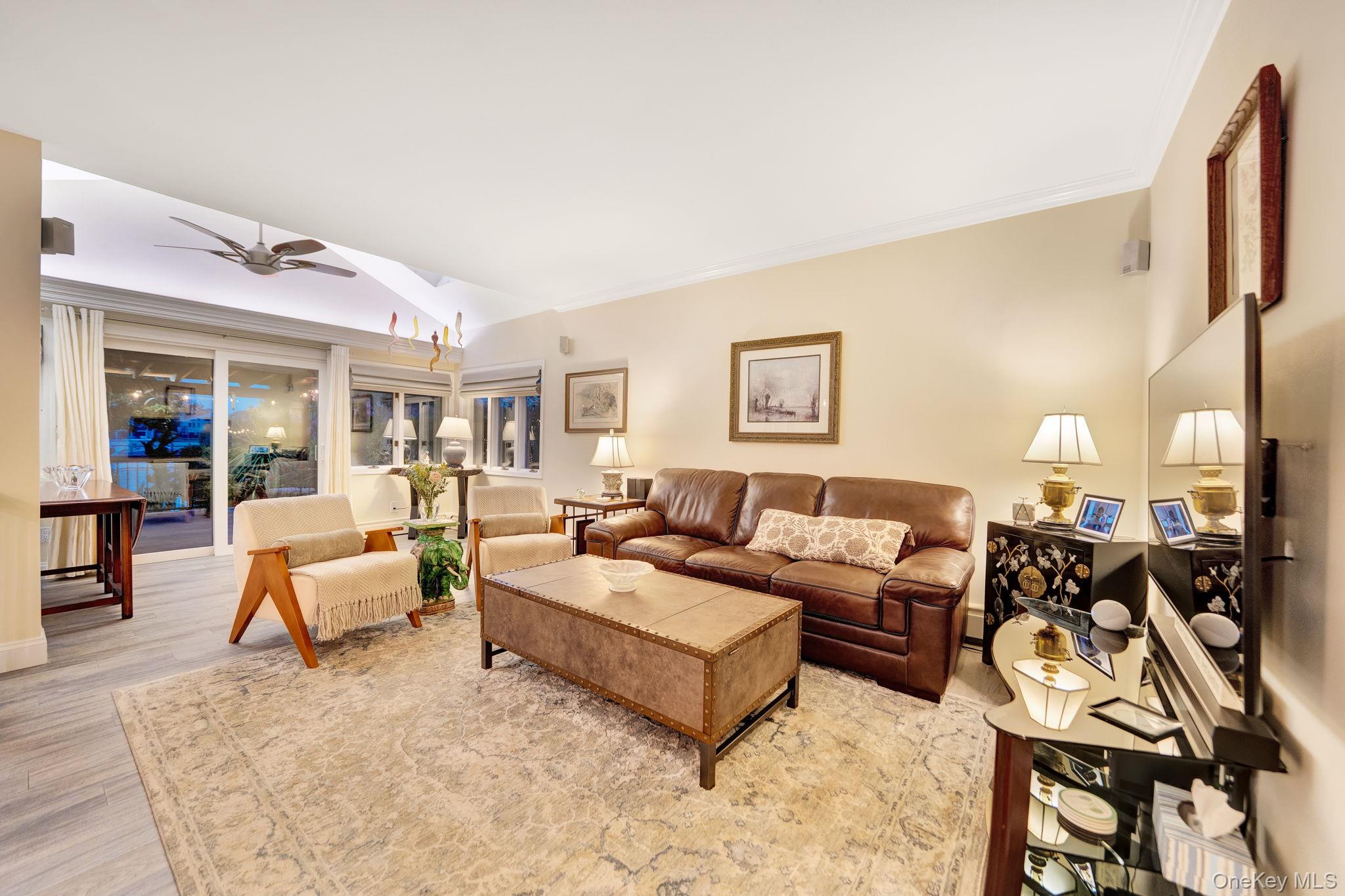 2660 Riverside Drive — photo 32