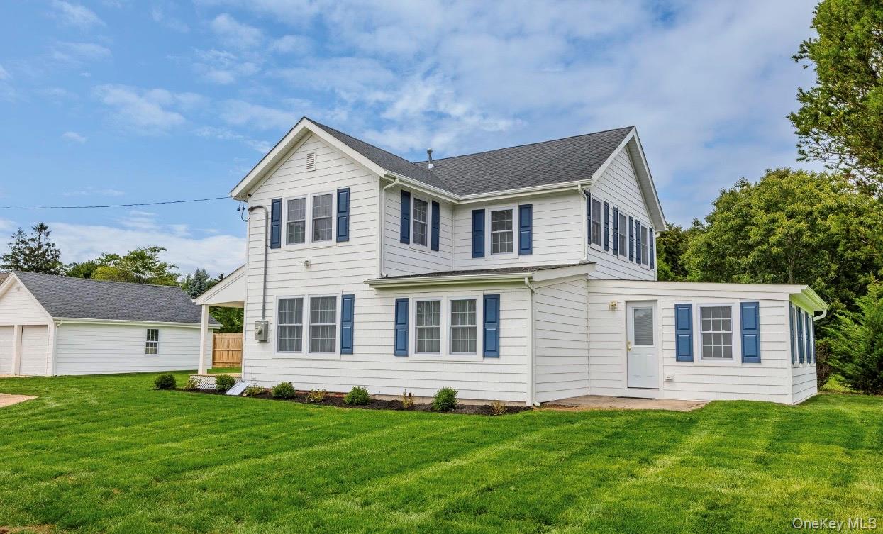 12 Pleasant Avenue, Westhampton