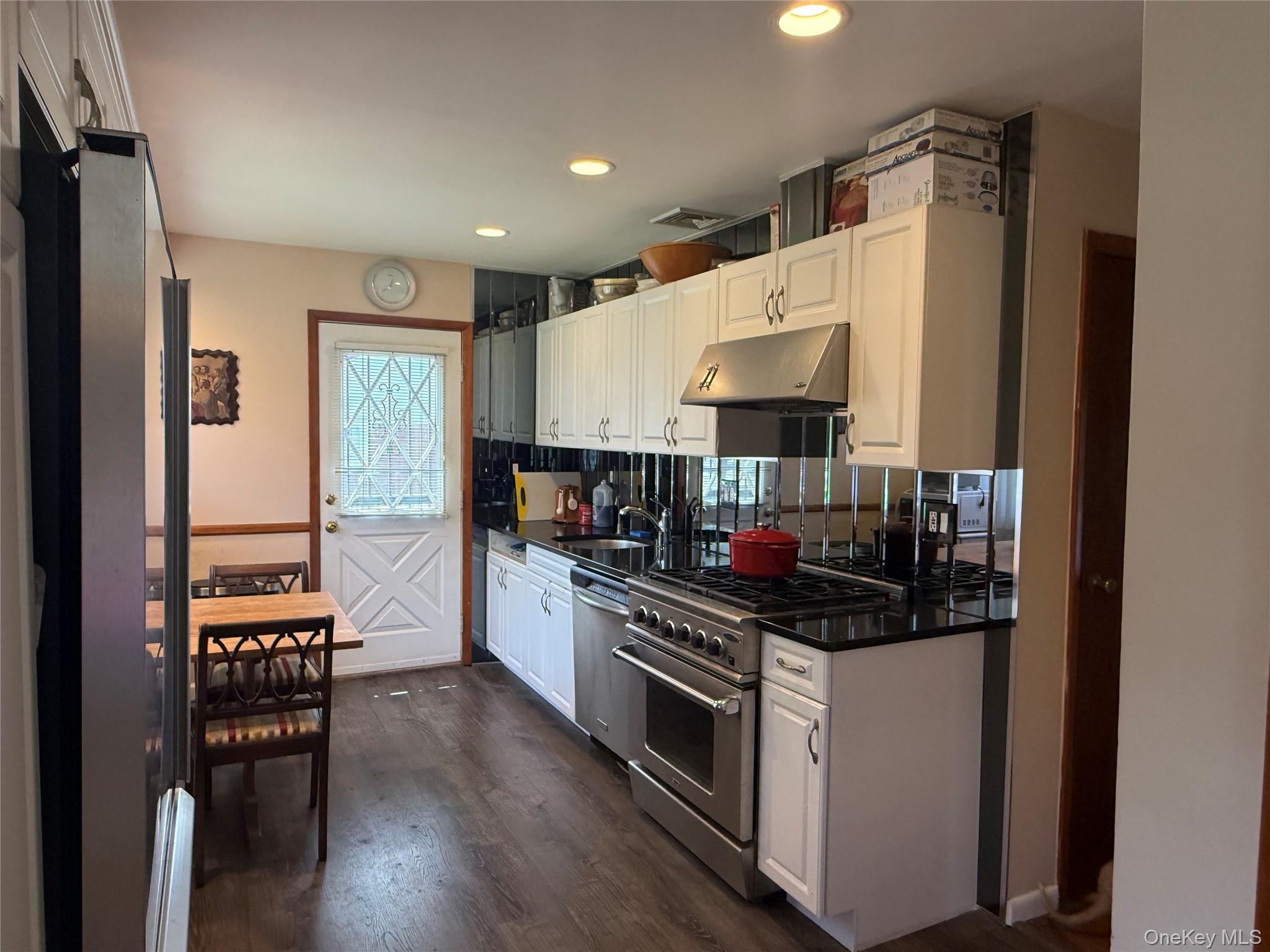 1612 Gardiner Drive — photo 3