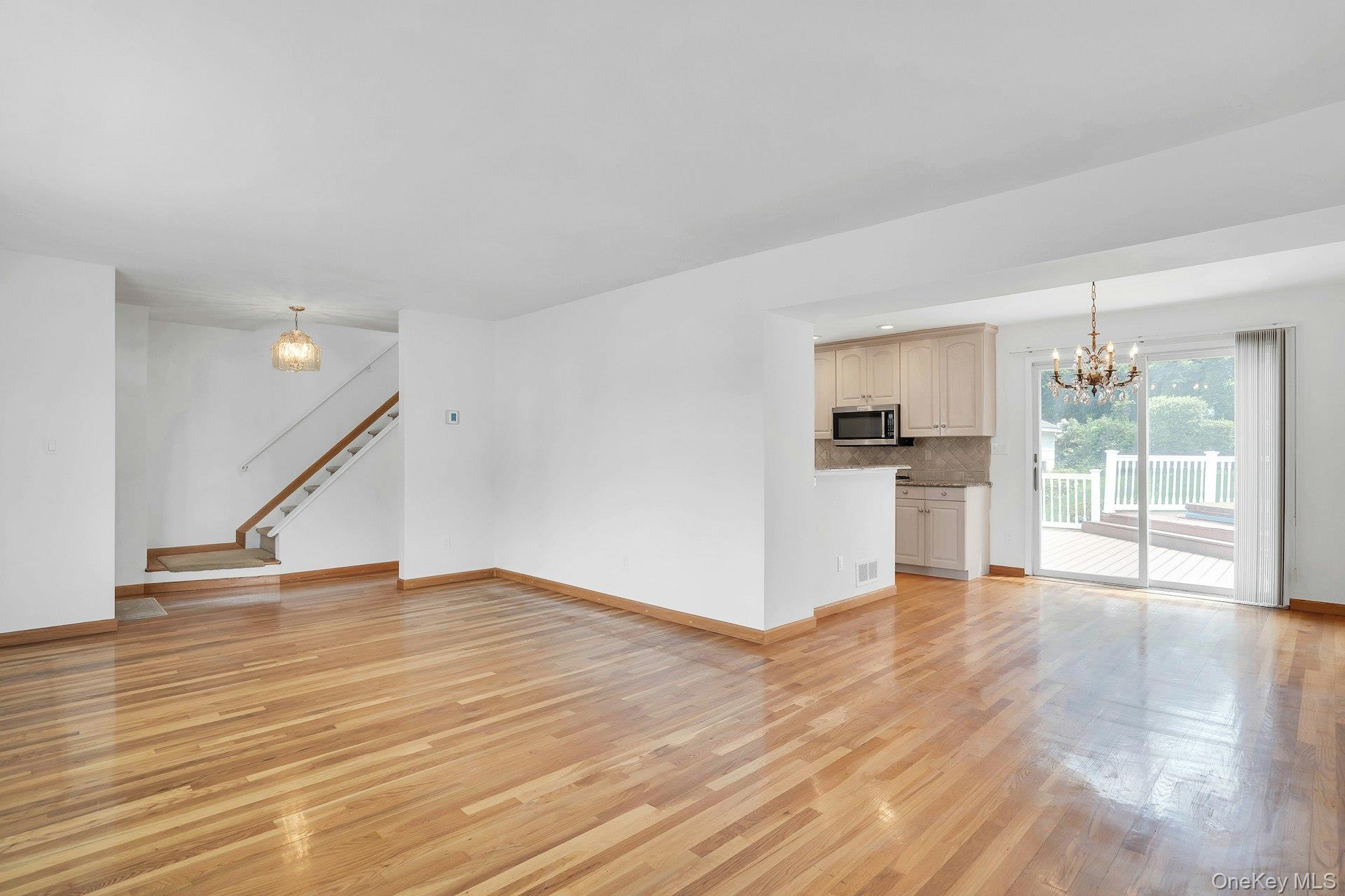 7 Tomkins Court — photo 14
