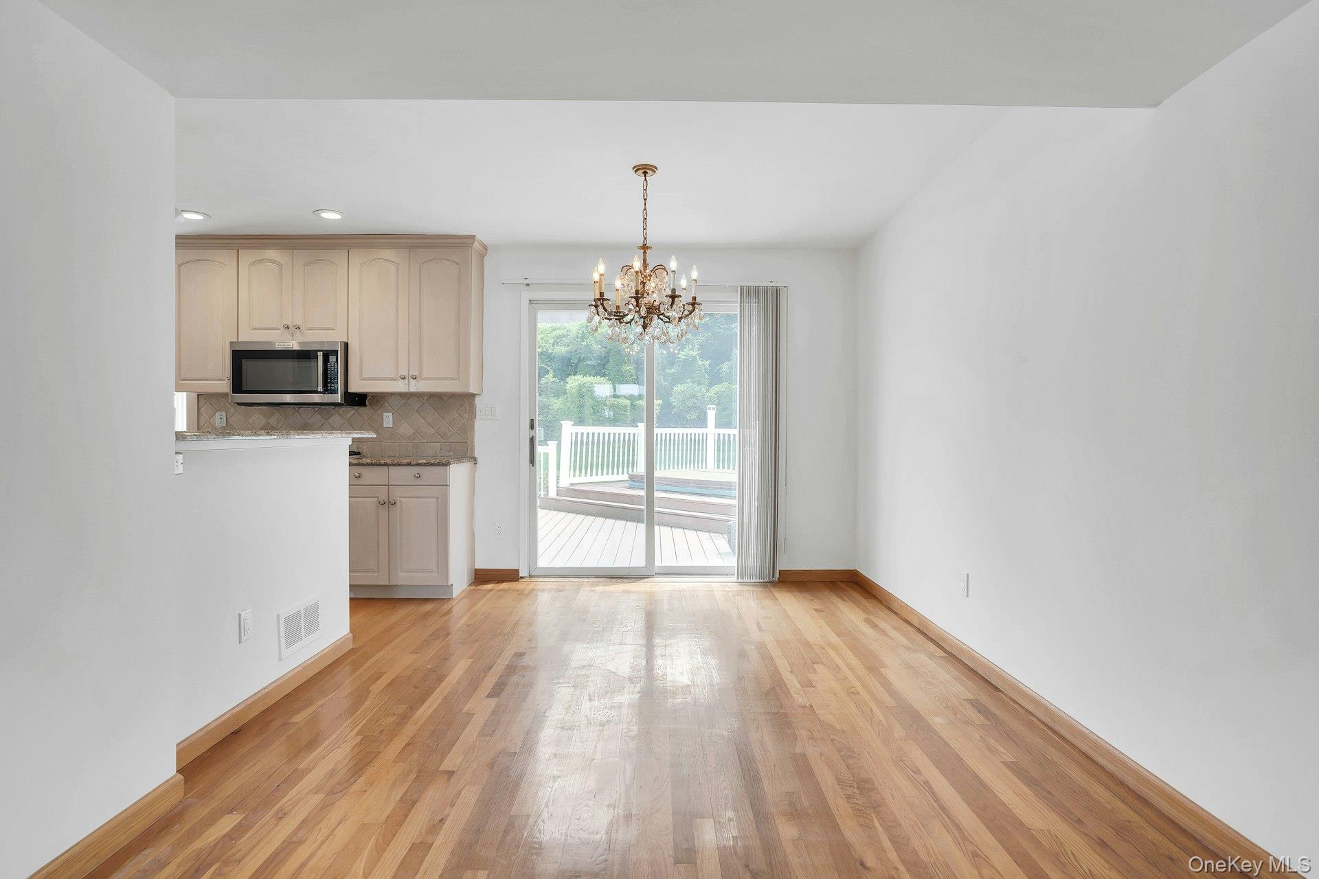 7 Tomkins Court — photo 18