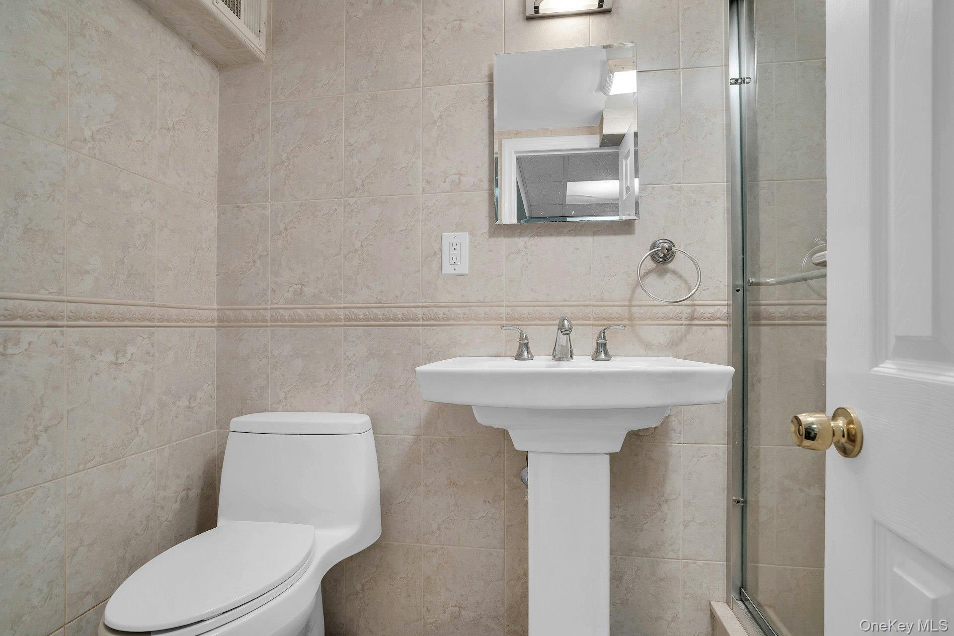 7 Tomkins Court — photo 38