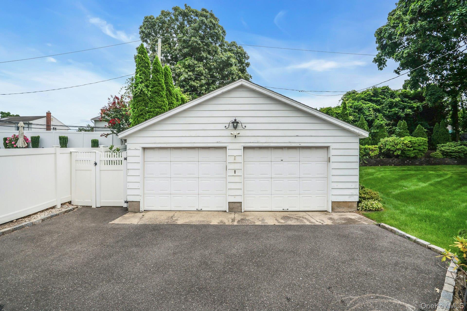 7 Tomkins Court — photo 41