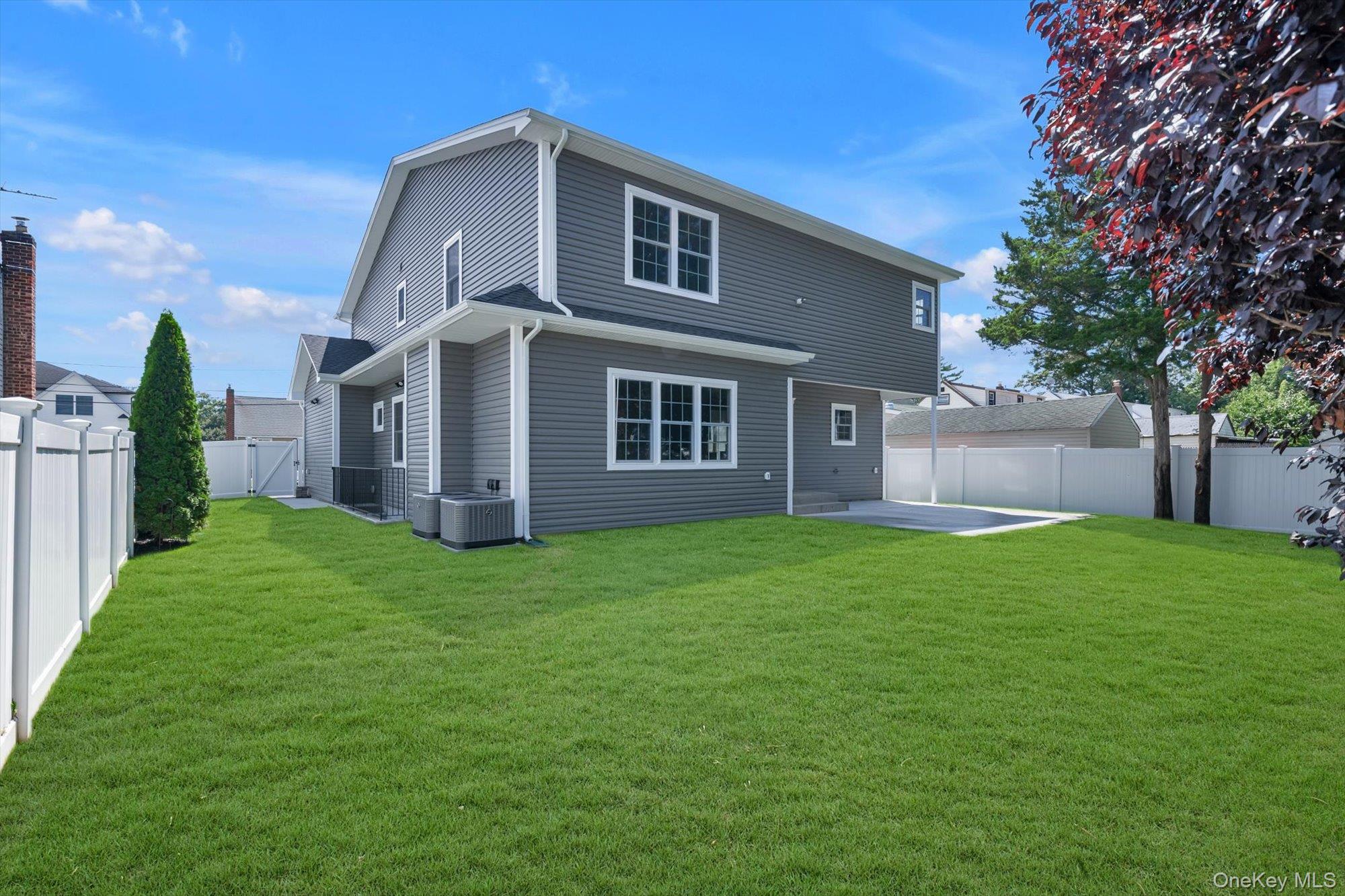 2351 Amherst Street — photo 24