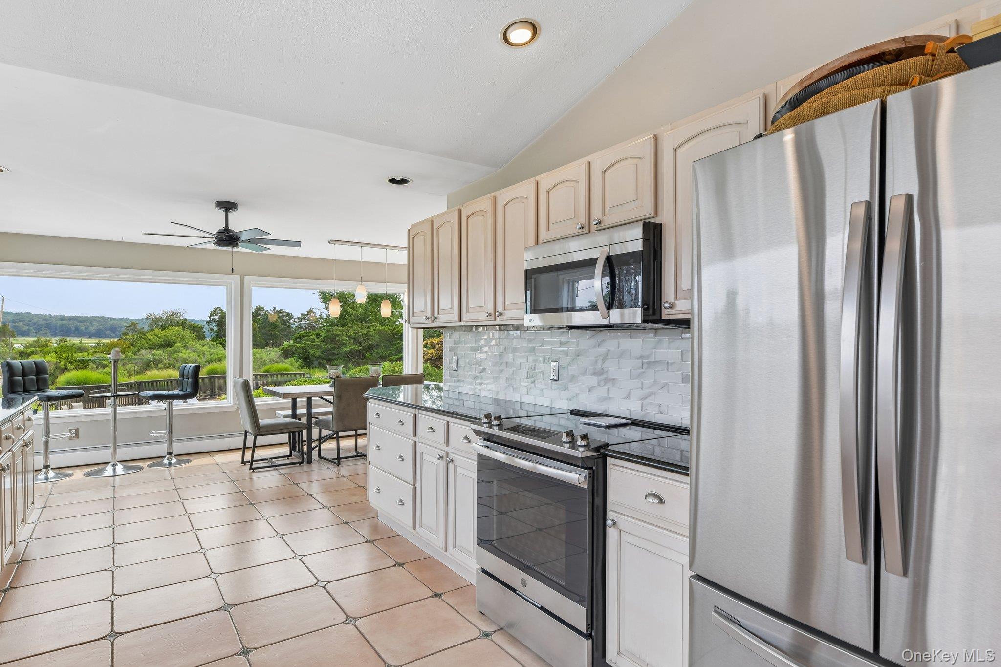 588 E. Long Beach Road — photo 18