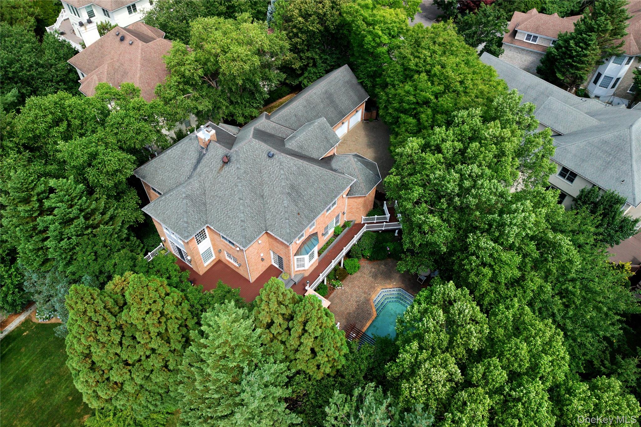 63 Charney Court — photo 4