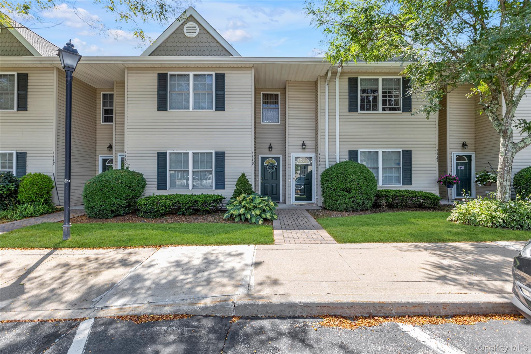 1118 Savoy Drive