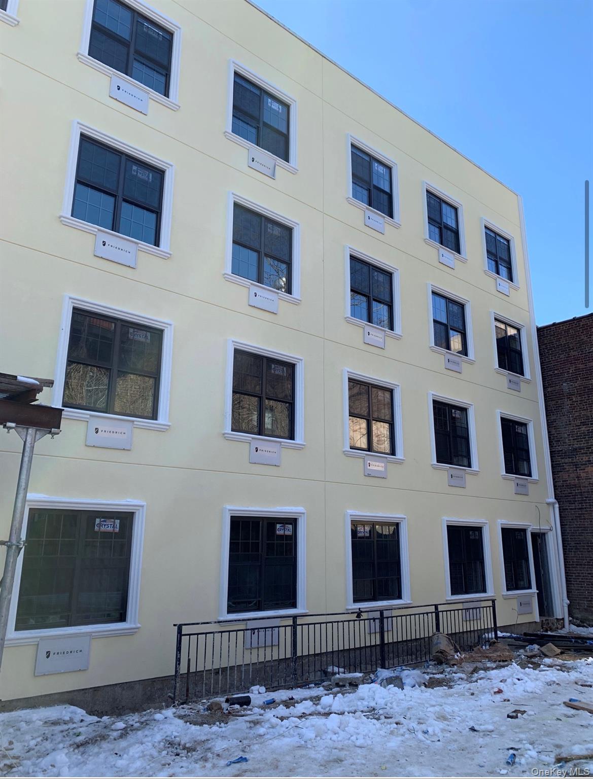 643 Sheffield Avenue — photo 3