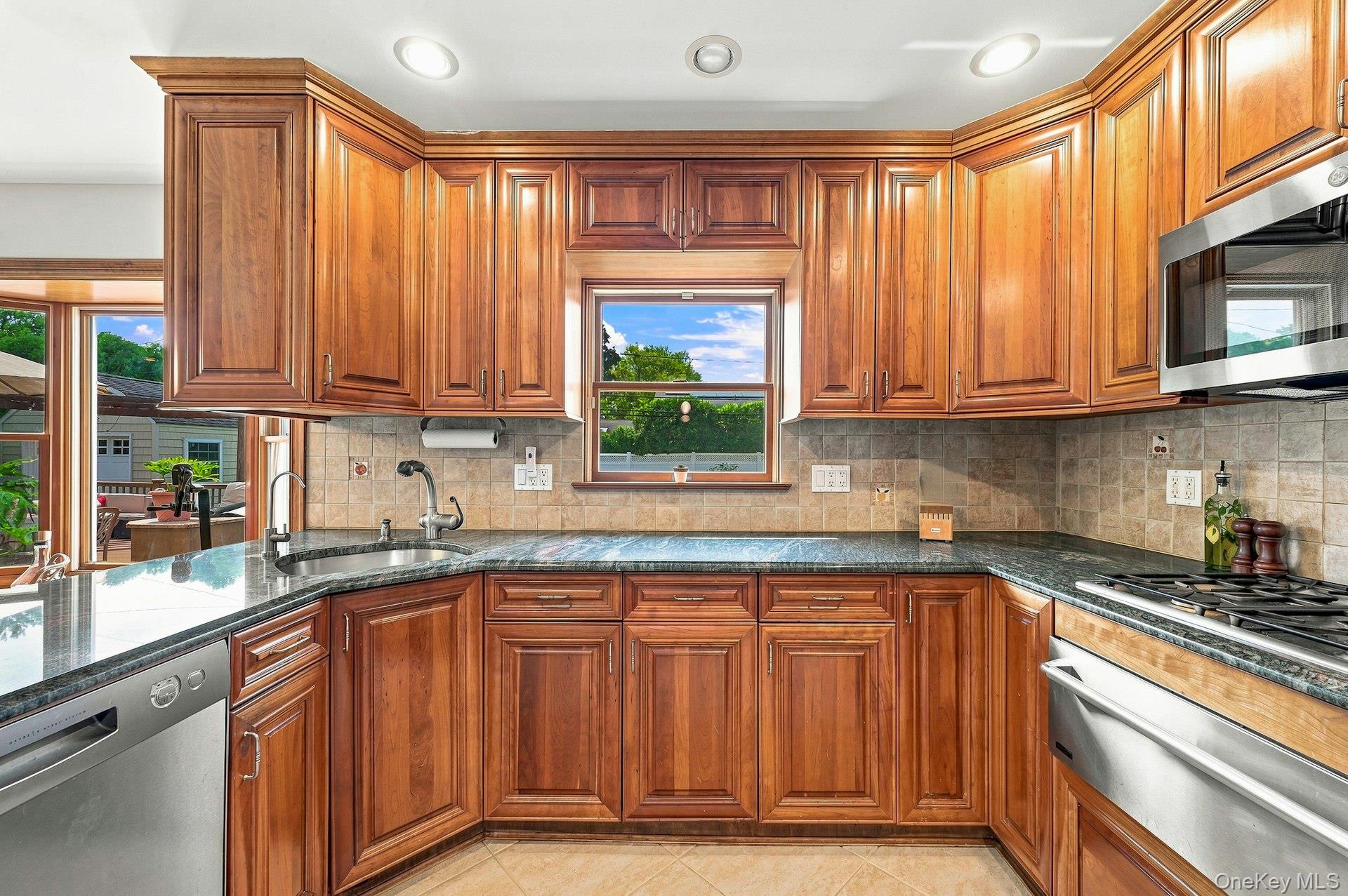 7 Herkimer Avenue — photo 18