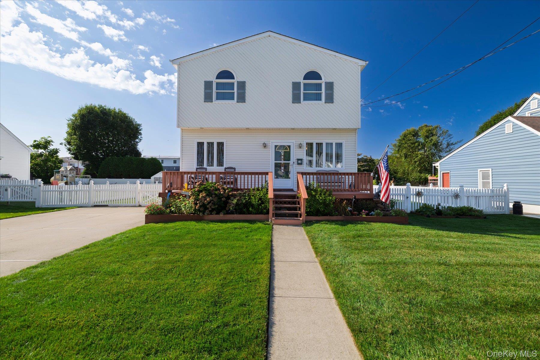 18 Dante Place — photo 2