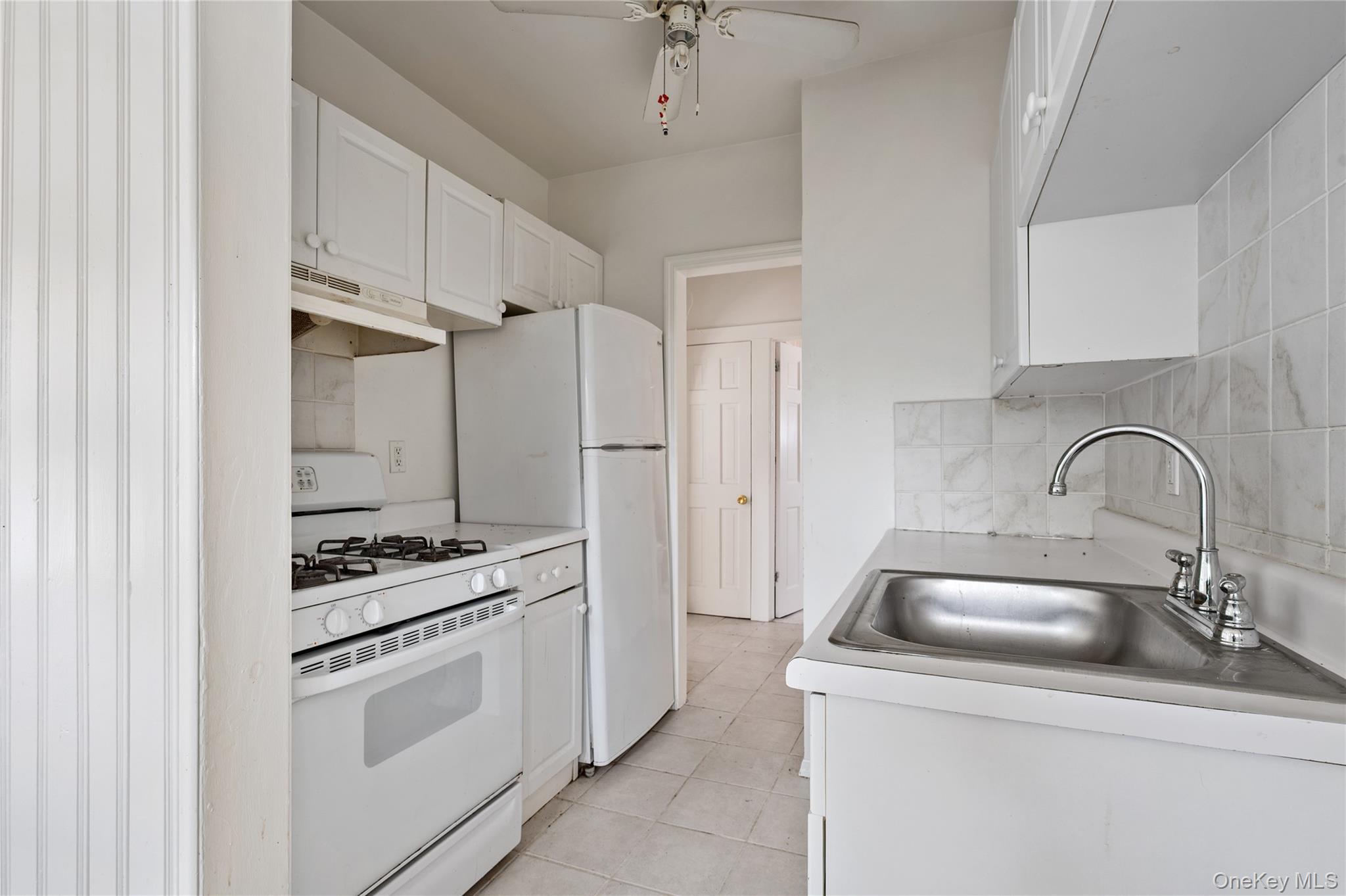14 Marlan Court — photo 5