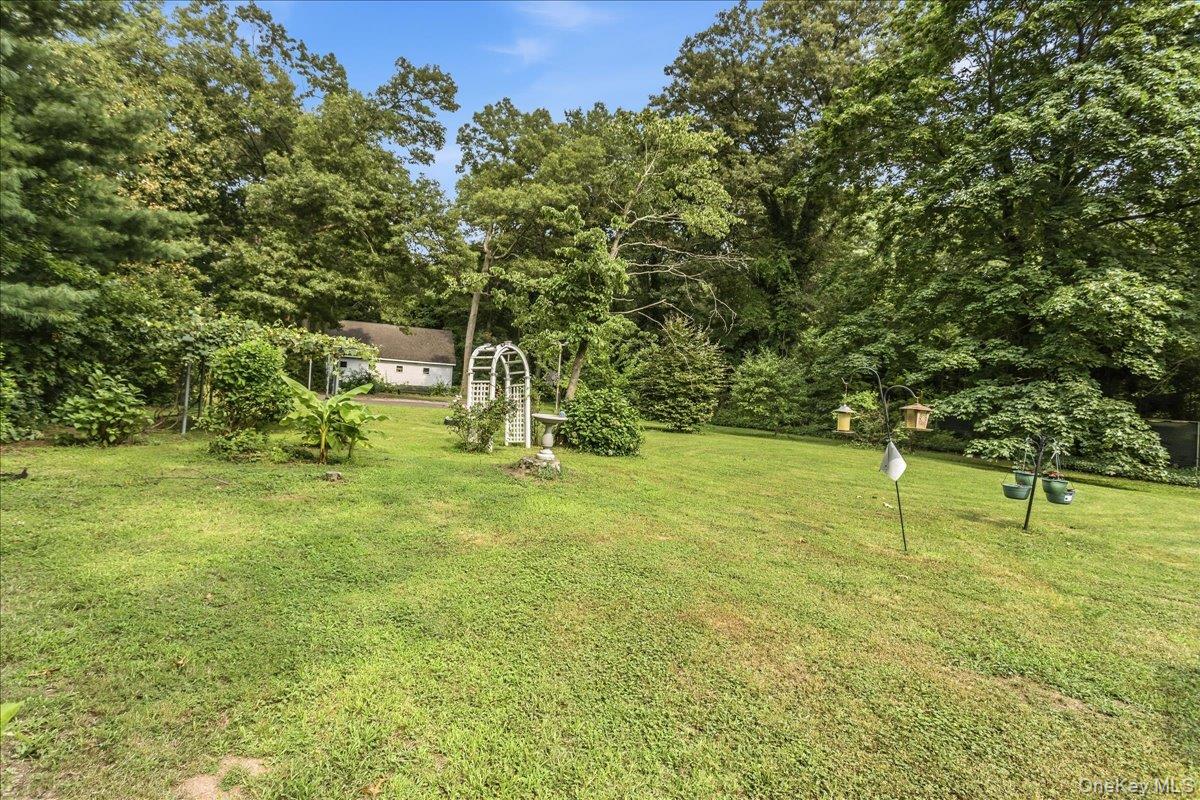 1091 Westminster Avenue — photo 37