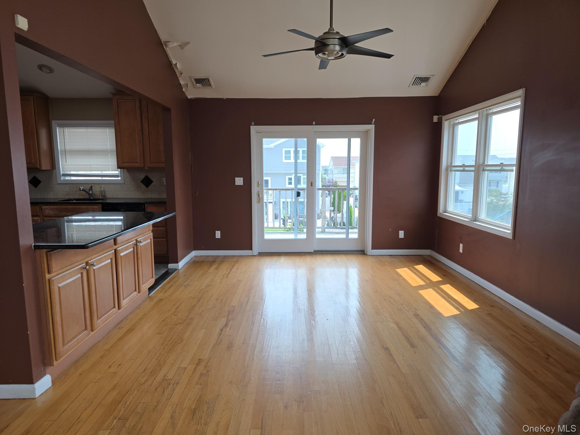 2871 Shore Road — photo 8
