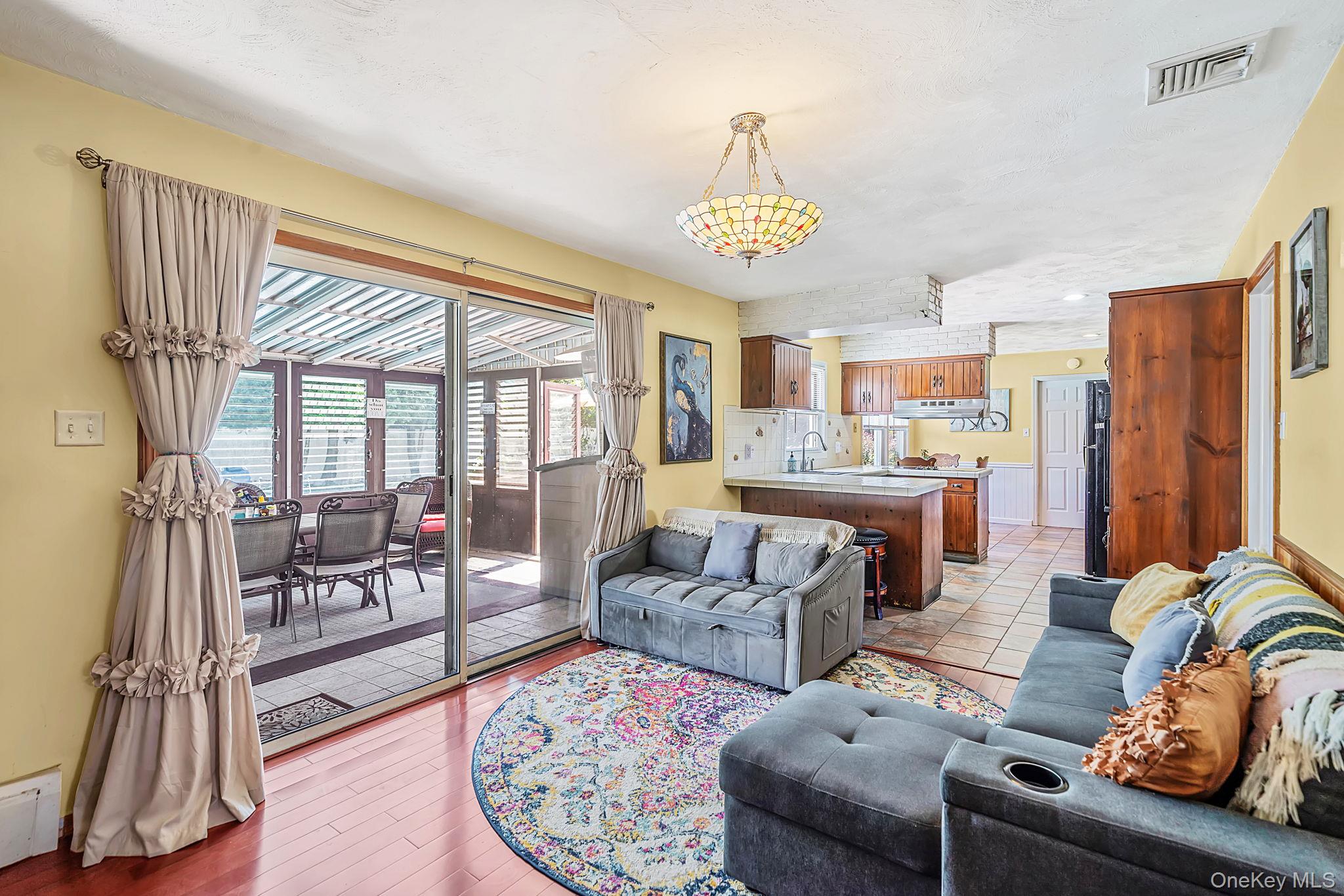 67 Lakeside Avenue — photo 9